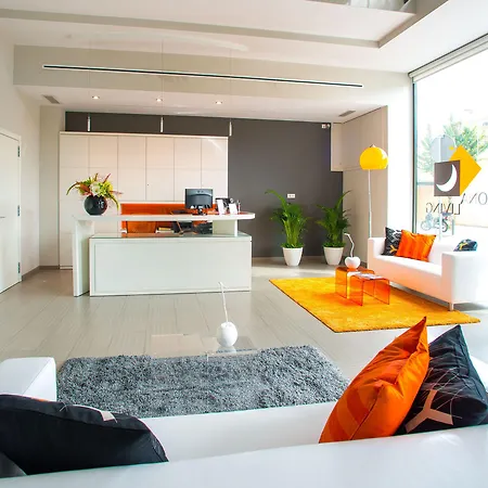 Ona Living Barcelona Aparthotel 4*